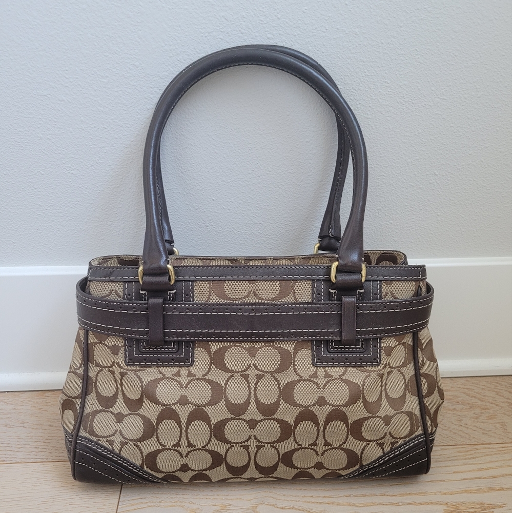 Coach Signature Bag - Picture 2 of 8